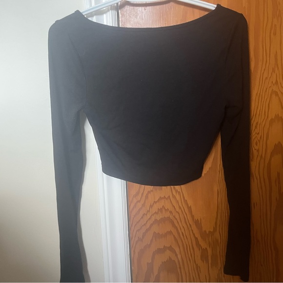 Long sleeve black cropped top - Picture 2 of 3